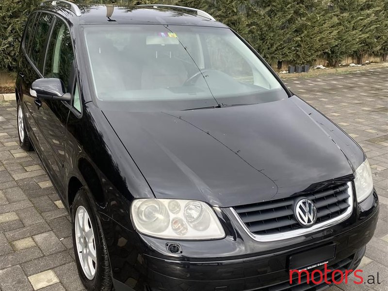 2006' Volkswagen Touran photo #3