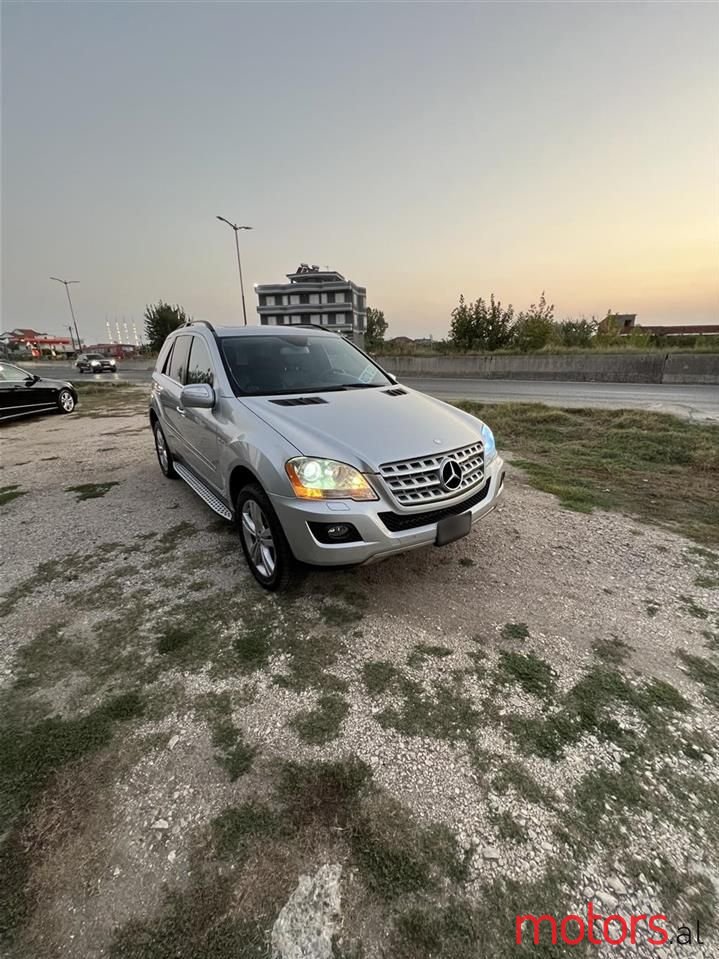 2010' Mercedes-Benz ML 350 photo #2