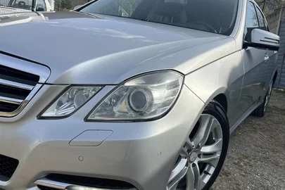 2012' Mercedes-Benz E 220