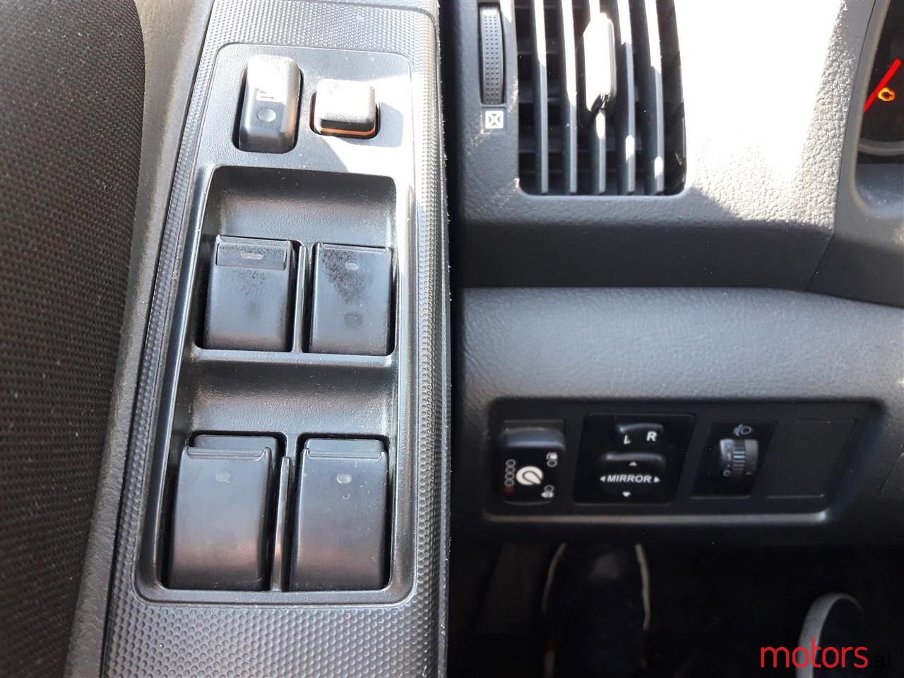 2005' Toyota Corolla Verso photo #2