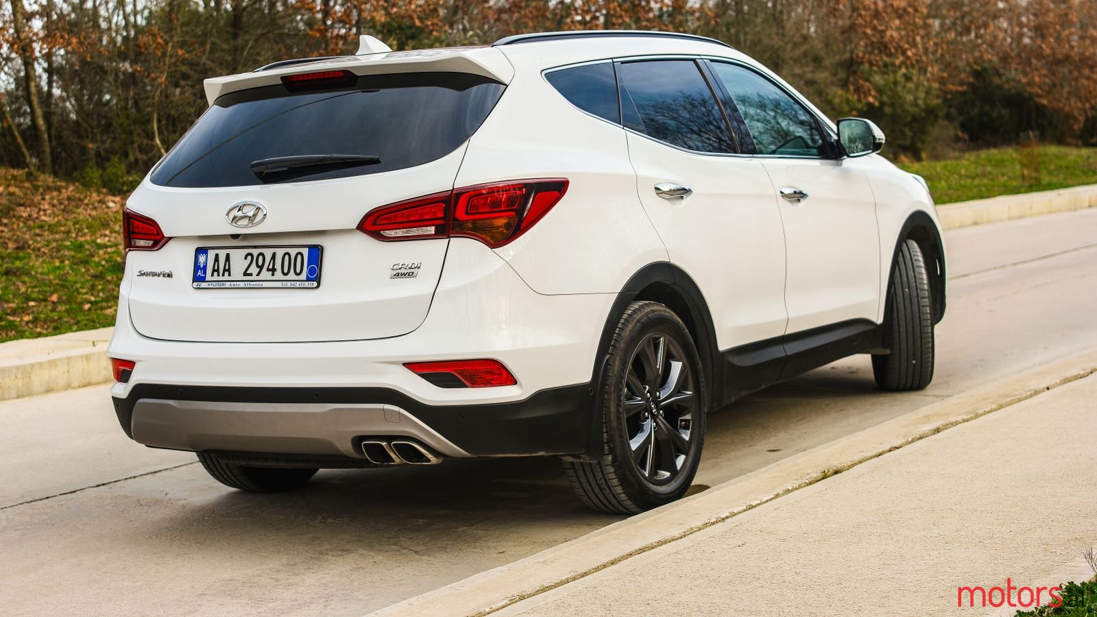 2017' Hyundai Santa Fe photo #2