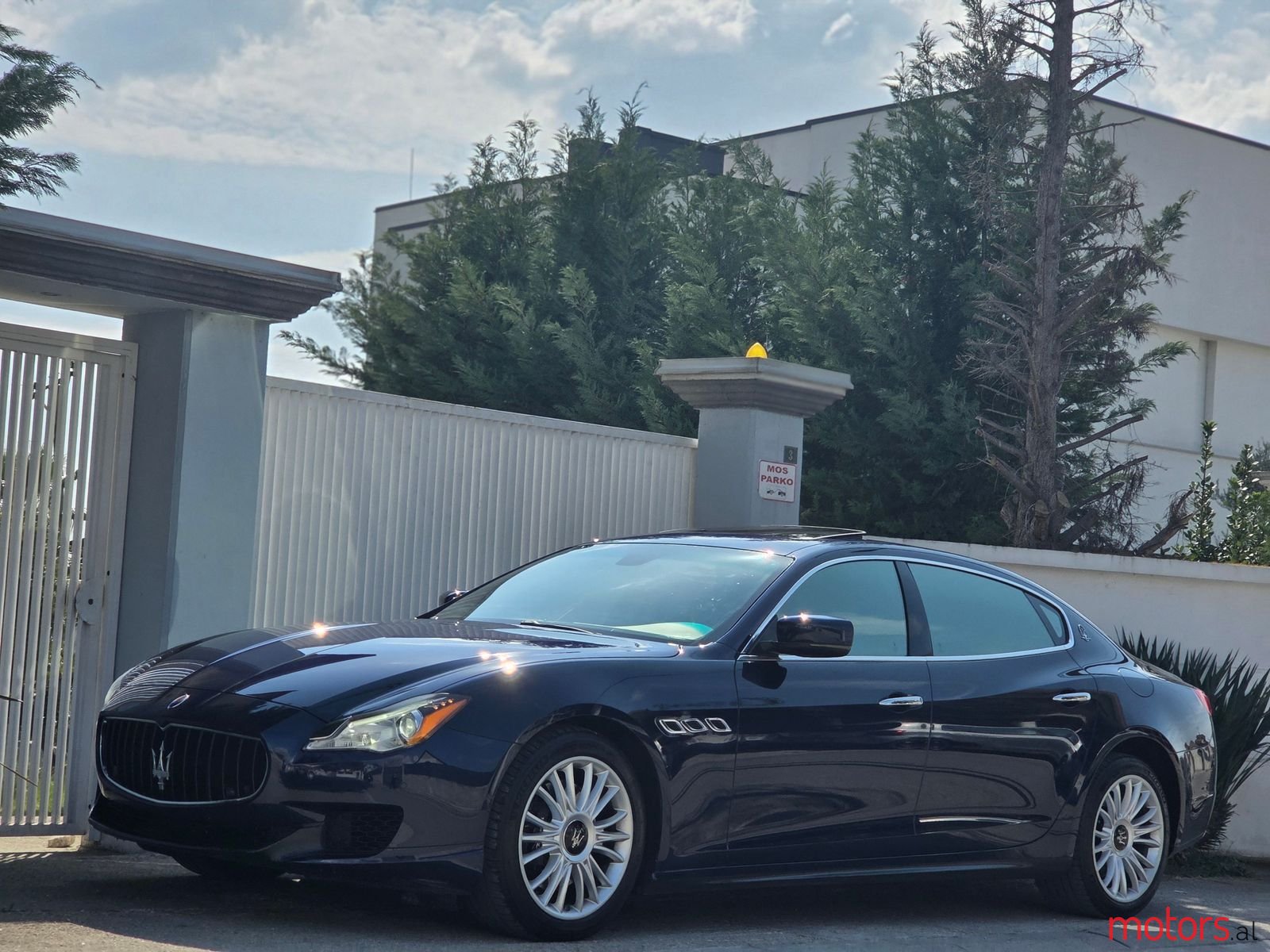 2015' Maserati Quattroporte photo #4