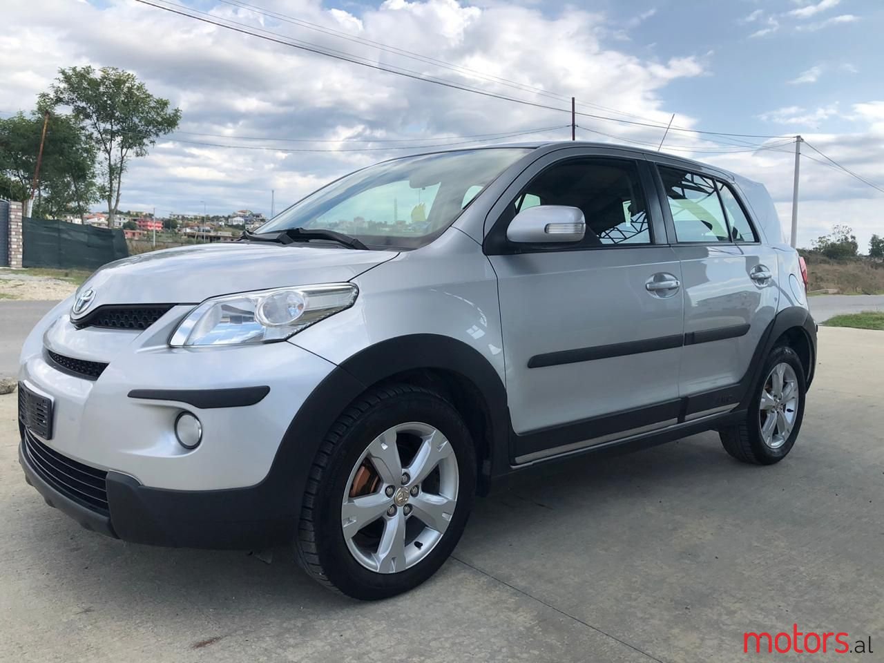 2010' Toyota Urban Cruiser photo #4