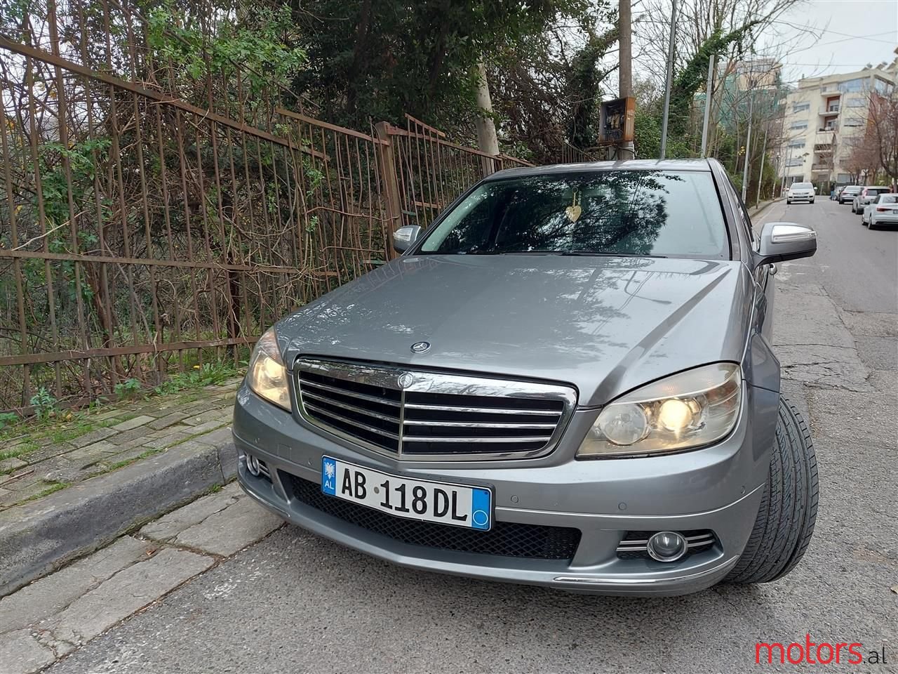 2008' Mercedes-Benz 220 photo #2