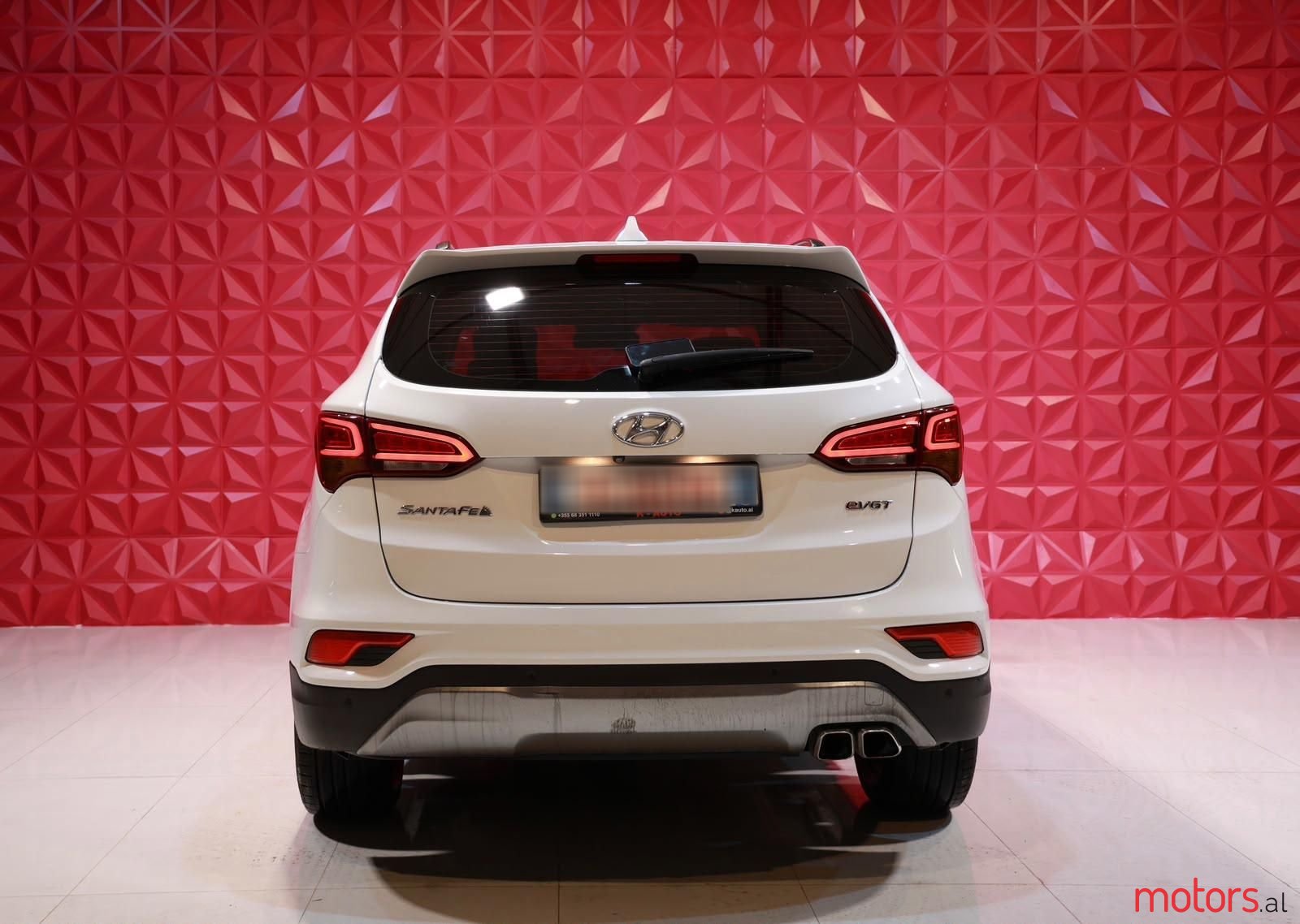 2017' Hyundai Santa Fe photo #3