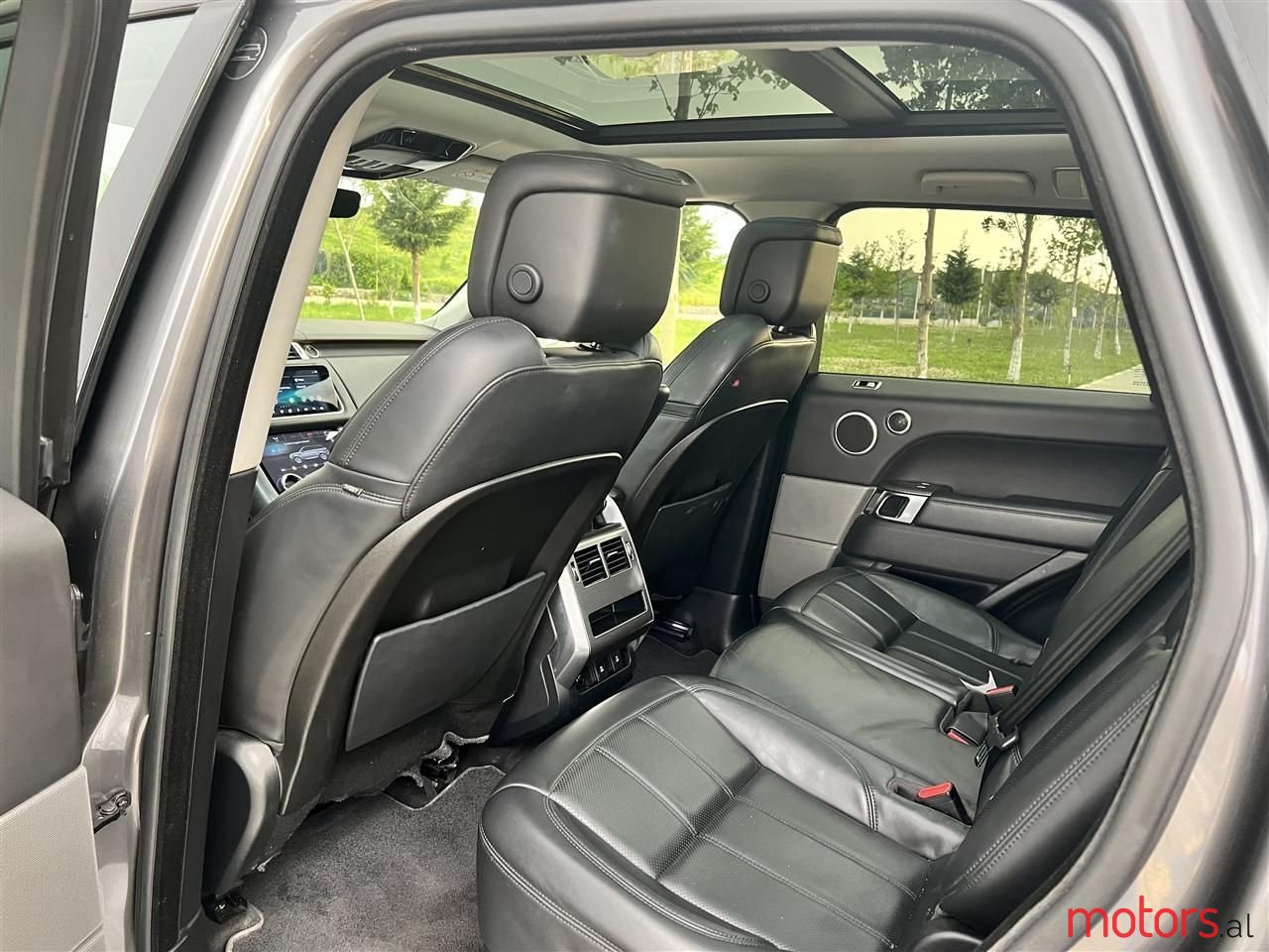 2018' Land Rover Range Rover Sport photo #6