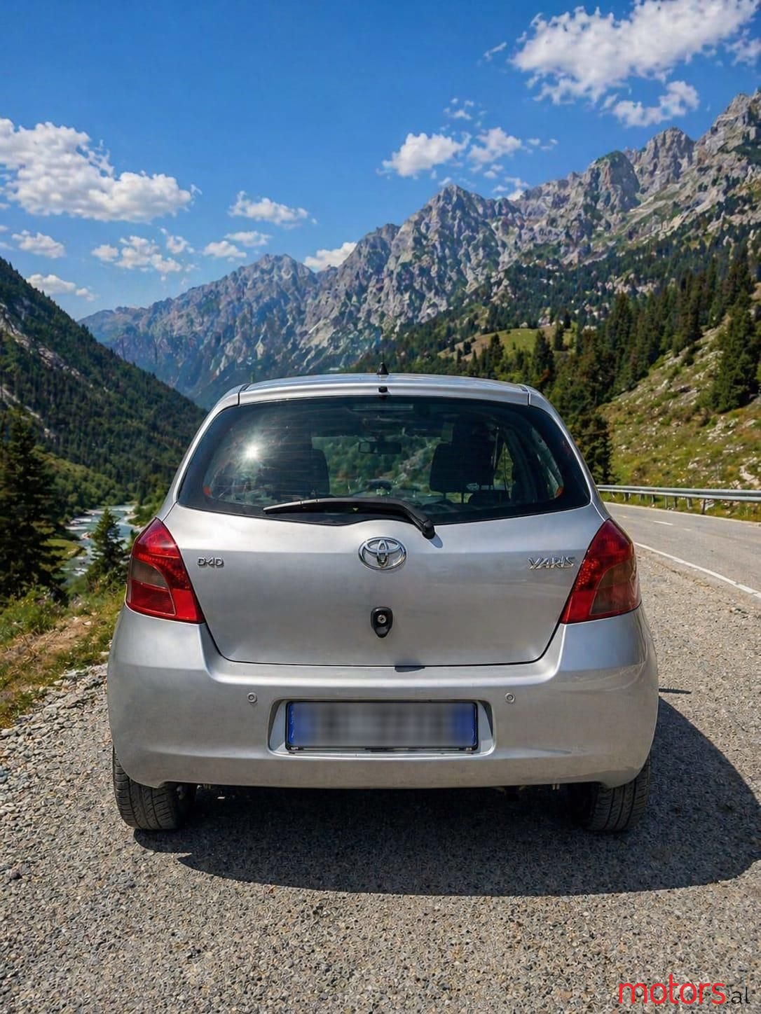 2009' Toyota Yaris photo #4