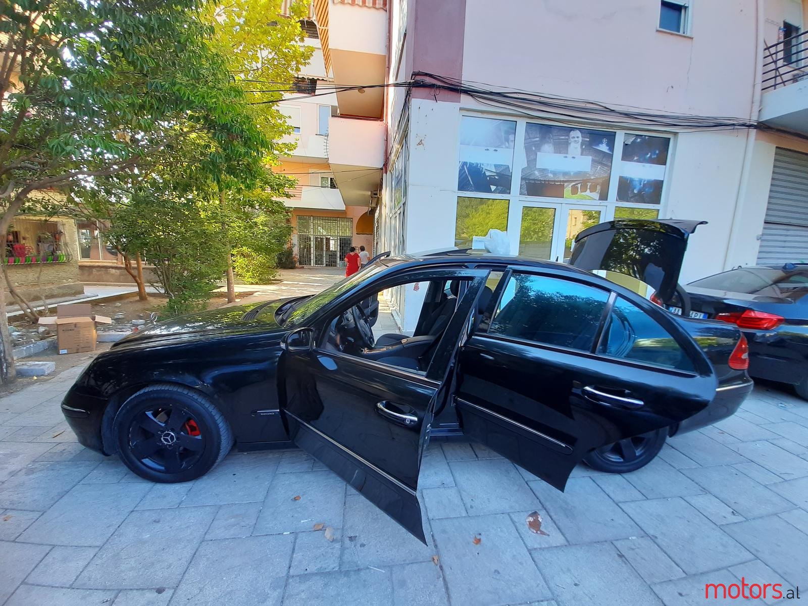 2005' Mercedes-Benz E-Class 220 photo #3