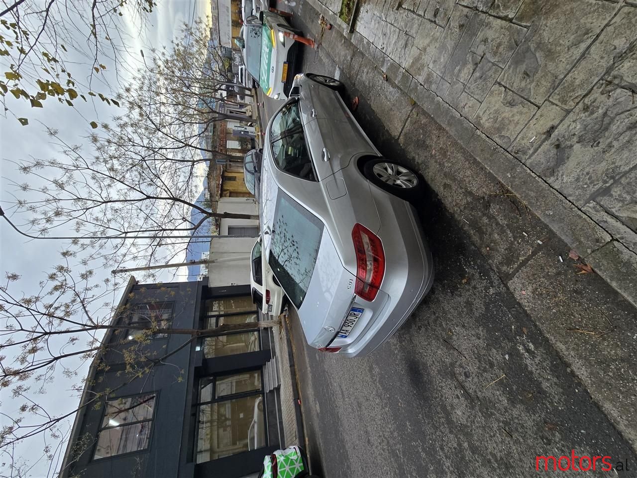 2010' Mercedes-Benz E 220 photo #3