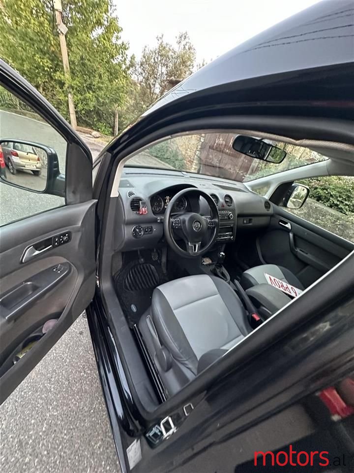 2015' Volkswagen Caddy photo #6