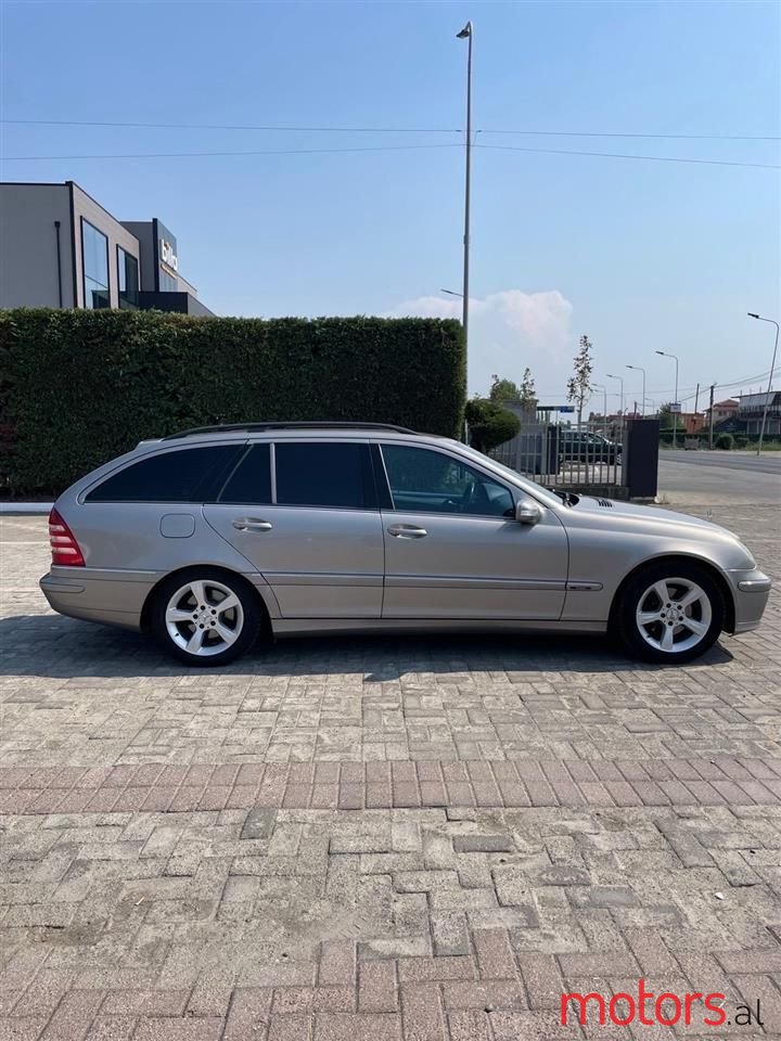 2005' Mercedes-Benz C 220 photo #2