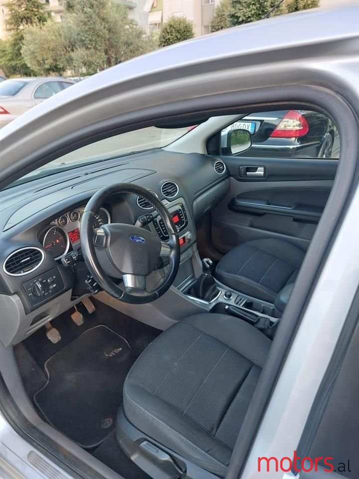 2009' Ford Focus photo #5