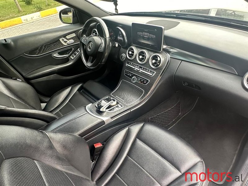 2015' Mercedes-Benz 300 photo #6