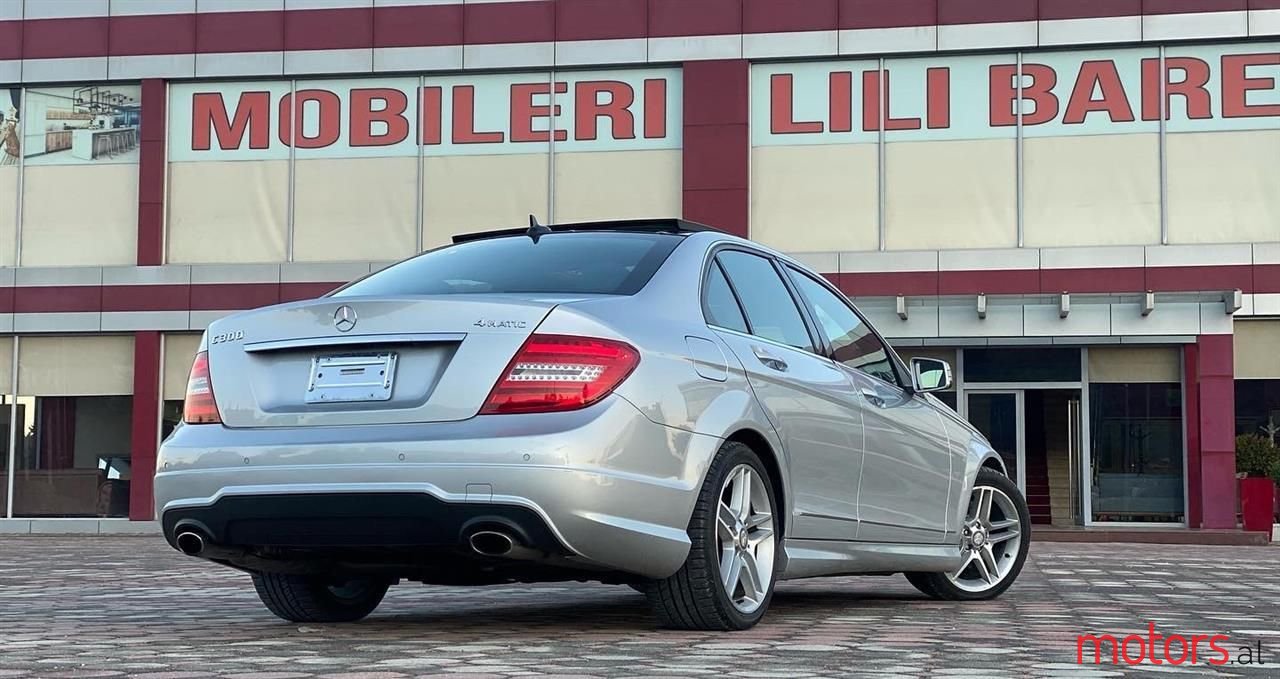 2012' Mercedes-Benz C 300 photo #2