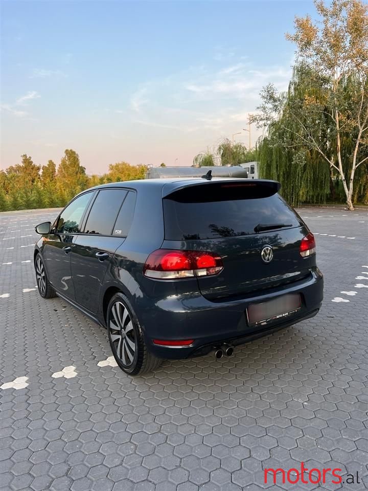 2010' Volkswagen Golf photo #3