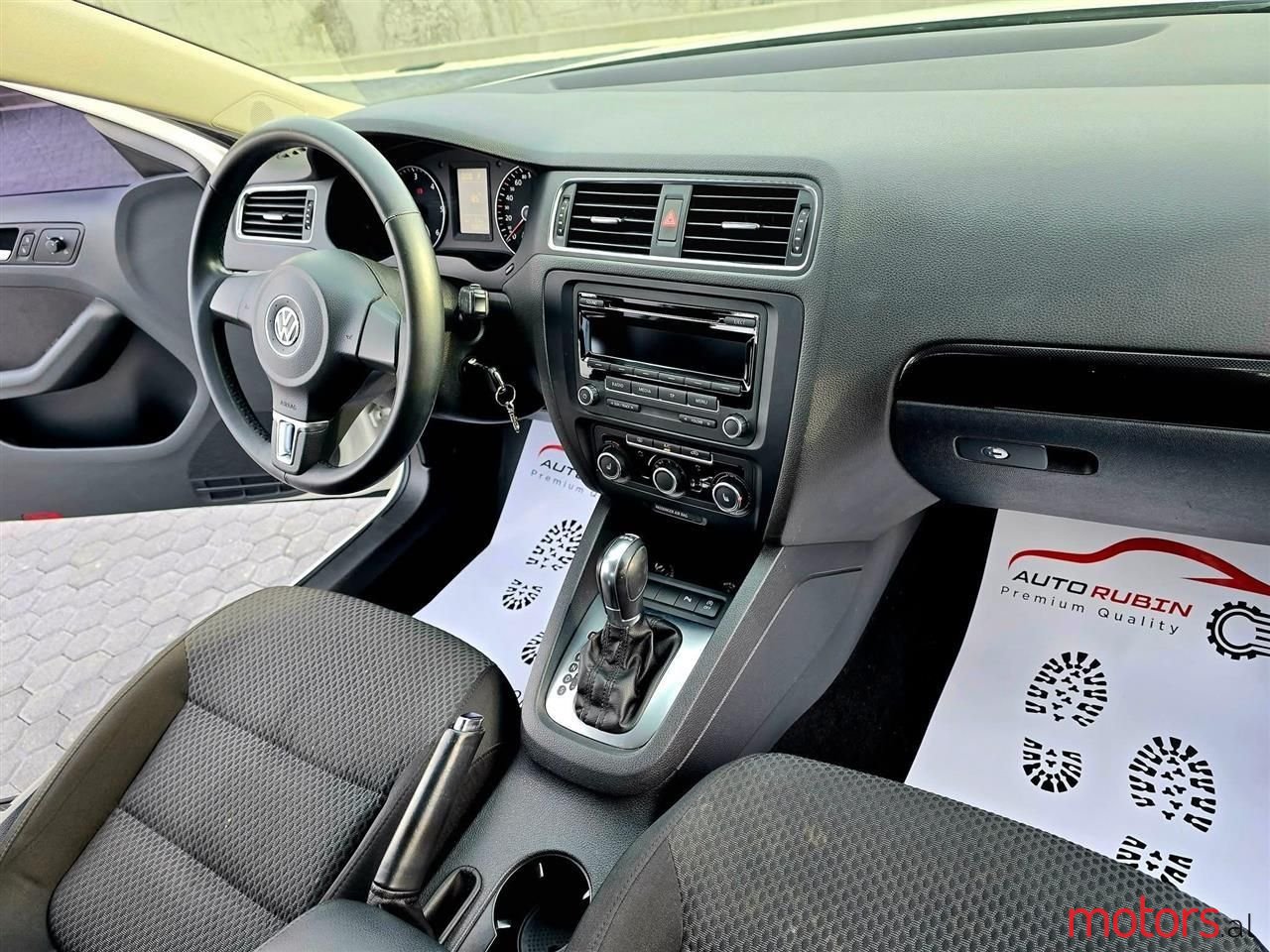 2013' Volkswagen Jetta photo #3