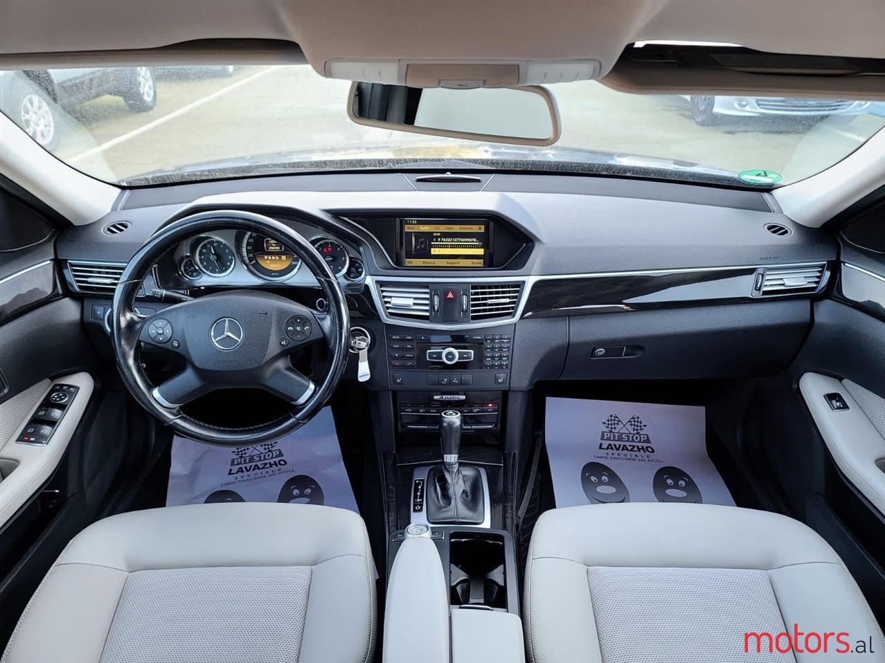 2011' Mercedes-Benz E 250 photo #6