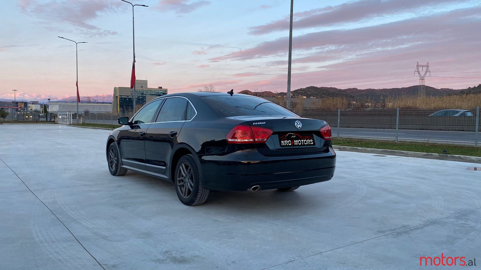 2013' Volkswagen Passat photo #4