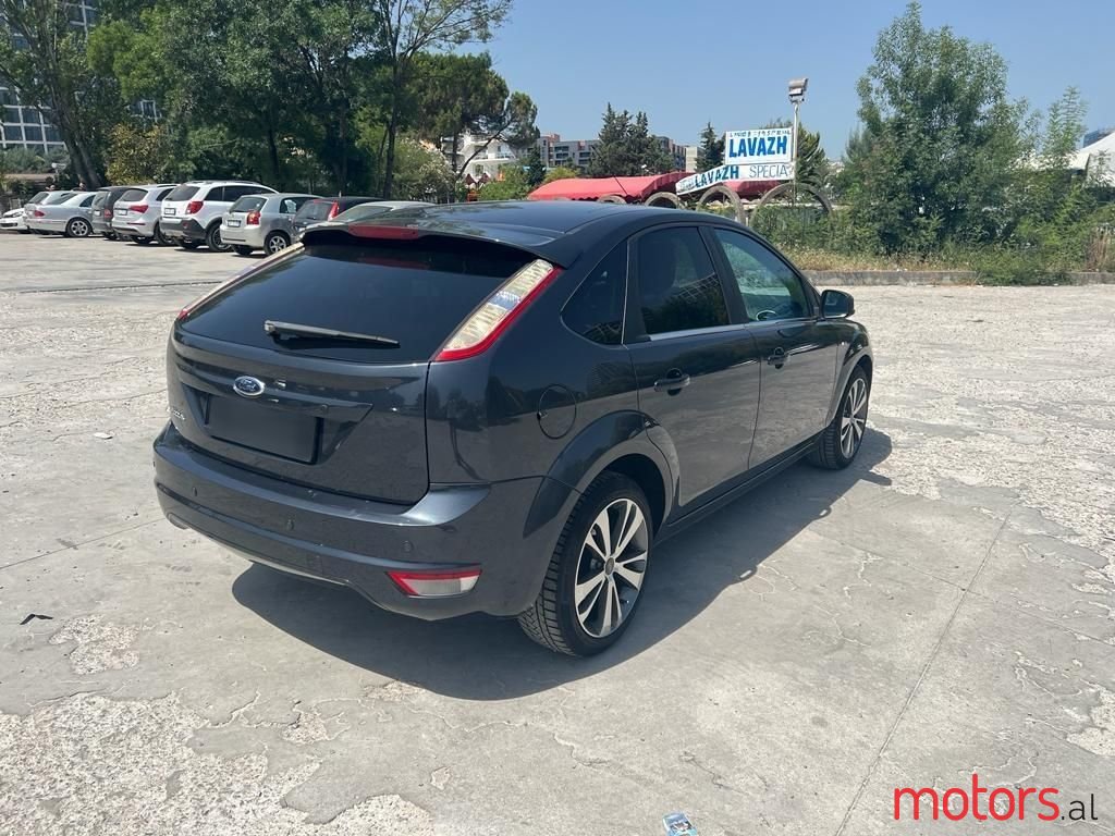 2010' Ford Focus photo #4