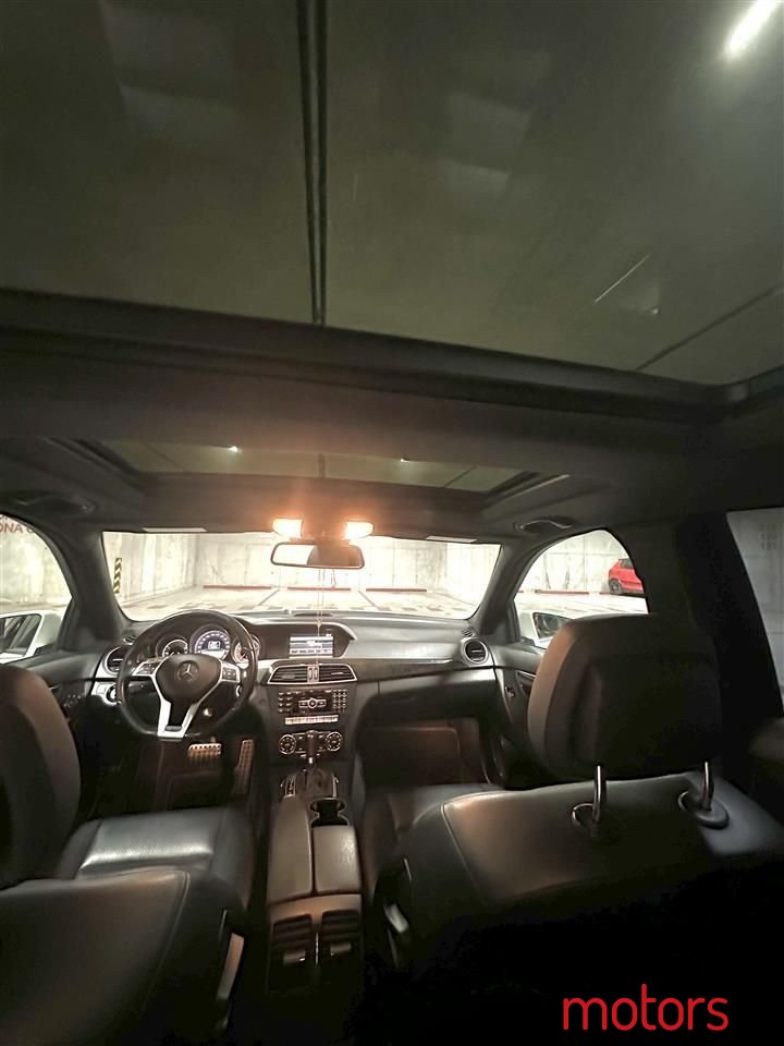 2012' Mercedes-Benz C 300 photo #6