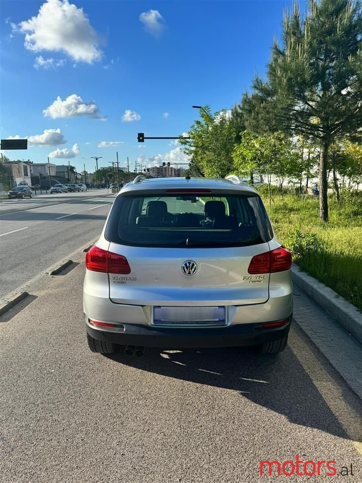 2012' Volkswagen Tiguan photo #2