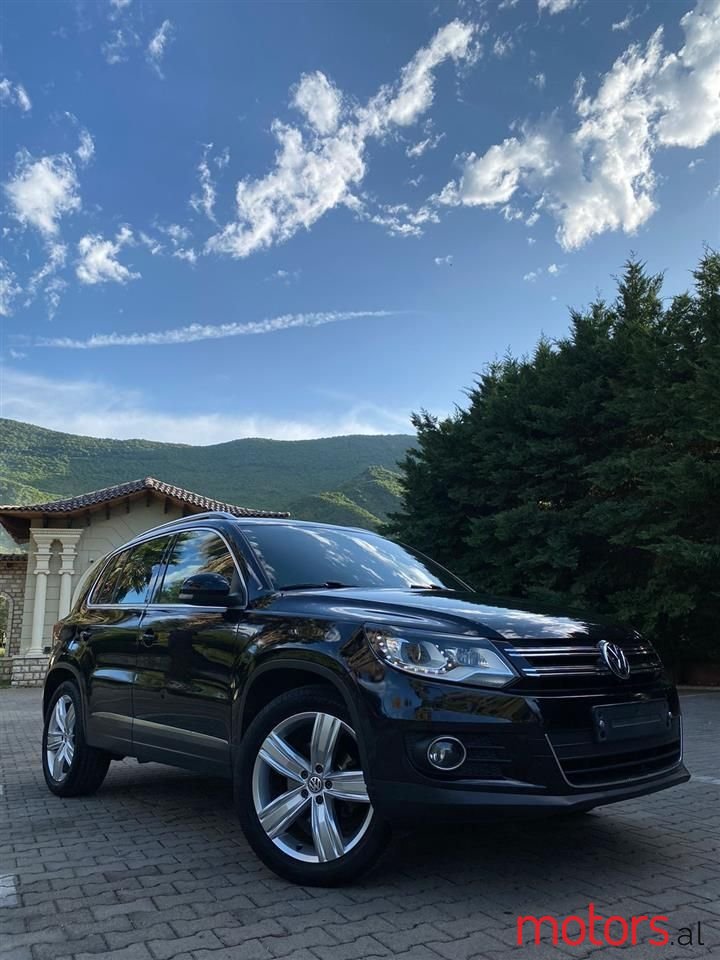 2016' Volkswagen Tiguan photo #3