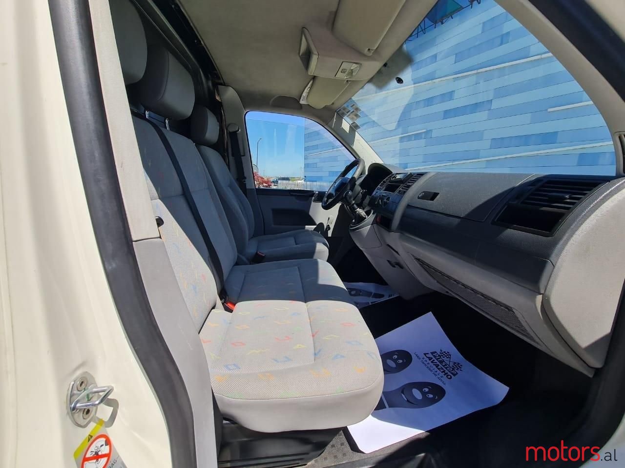 2007' Volkswagen T5 Transporter photo #5