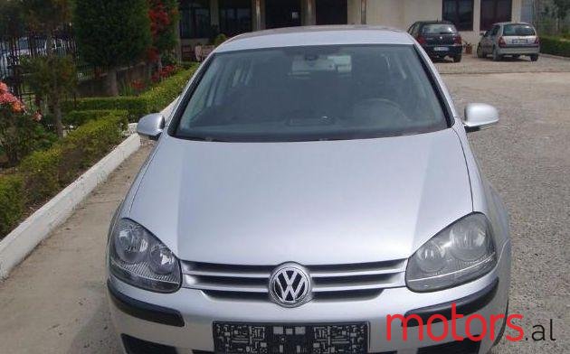 2004' Volkswagen Golf photo #2
