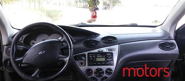 2001' Ford Focus photo #2