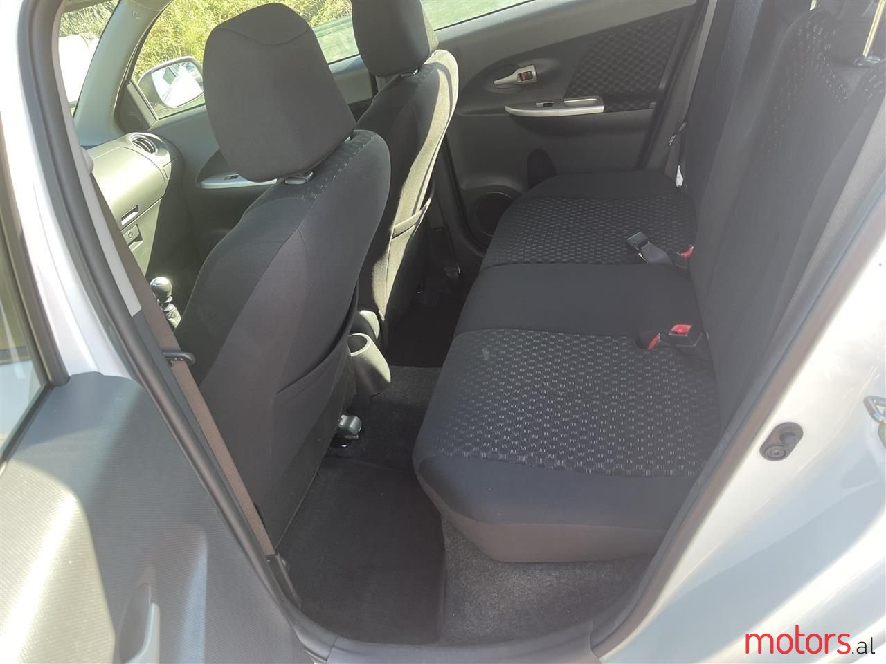 2009' Toyota Urban Cruiser photo #3