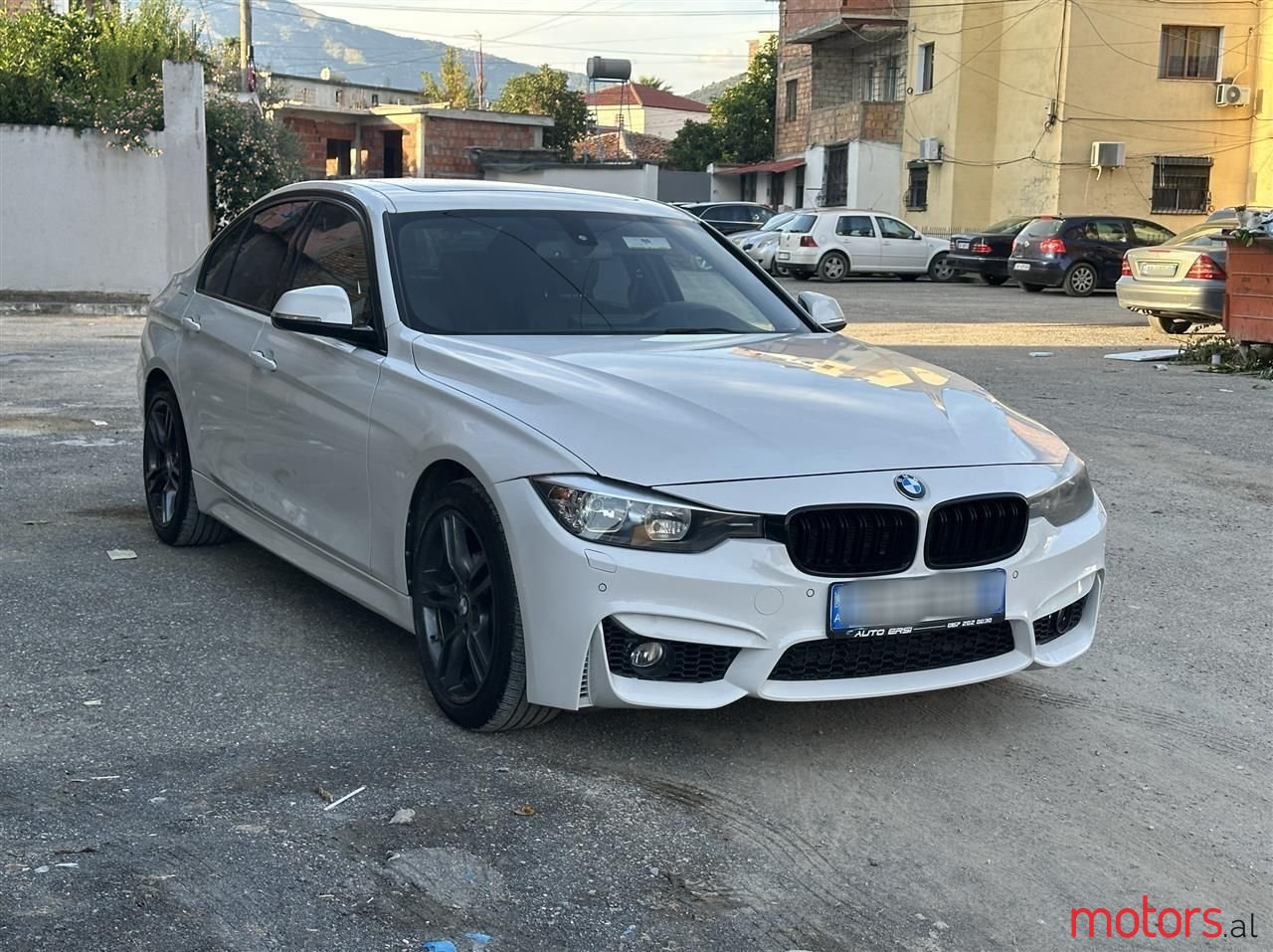 2015' BMW 320 photo #2