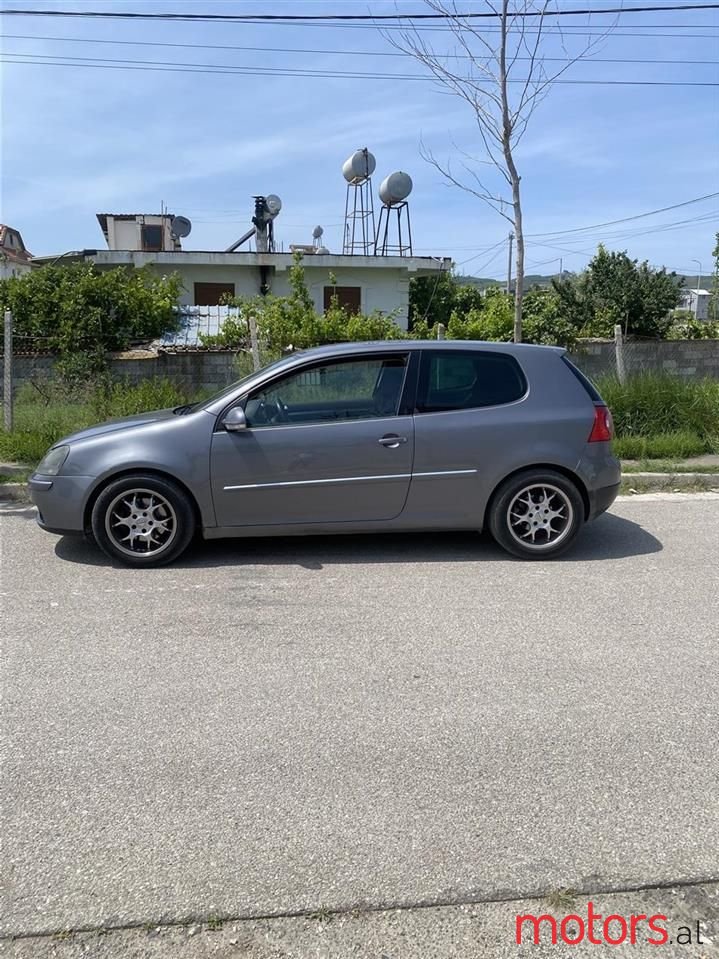 2005' Volkswagen Golf photo #1