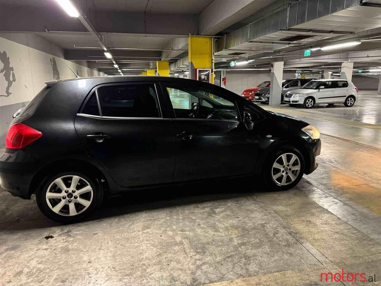 2007' Toyota Auris photo #2