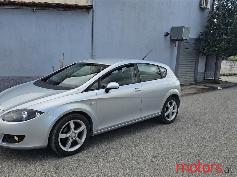 2007' SEAT Leon photo #2