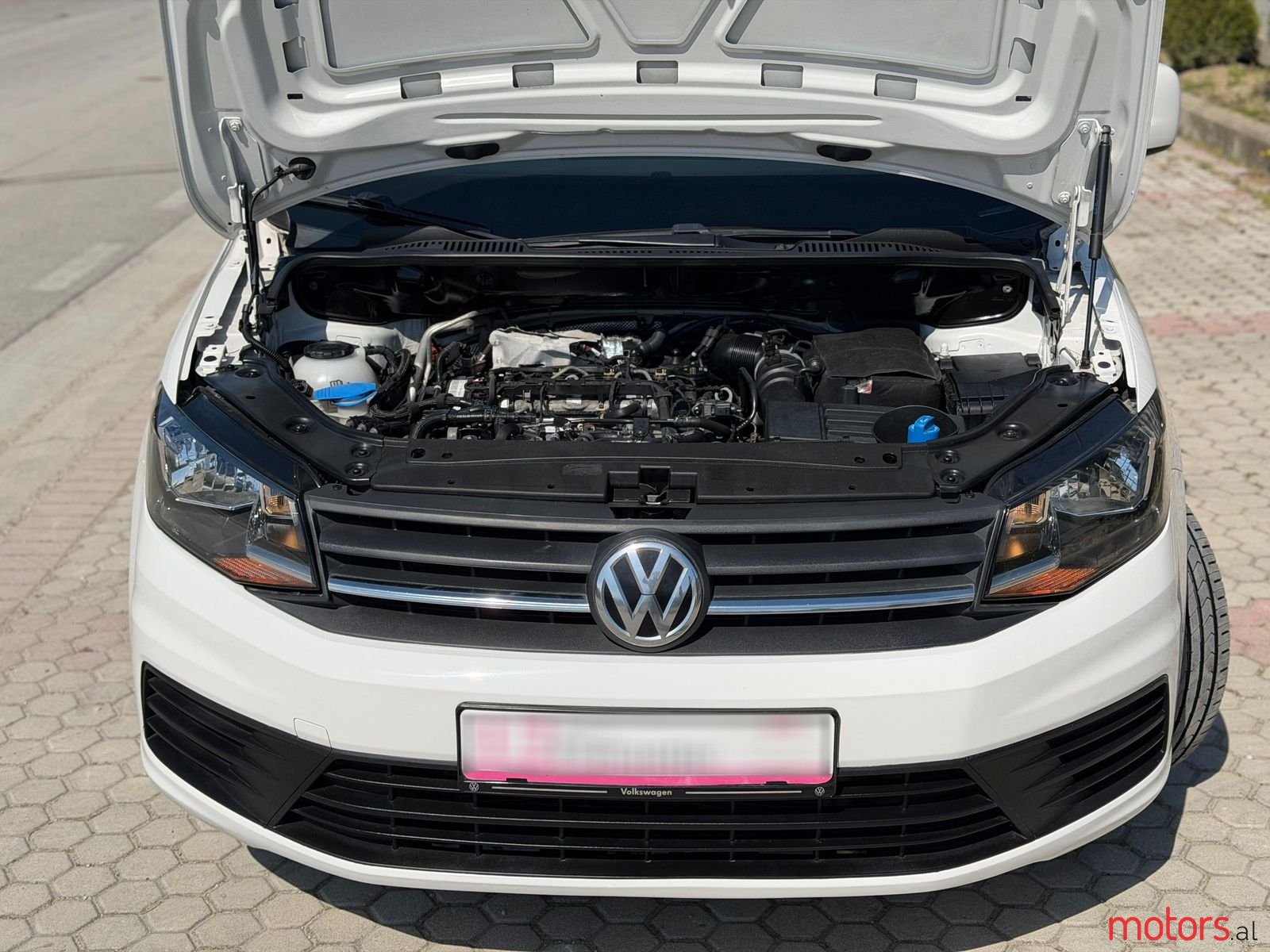2017' Volkswagen Caddy photo #6