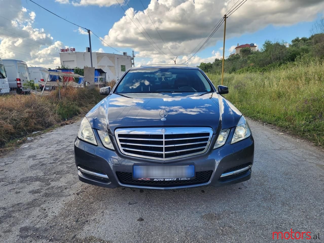 2011' Mercedes-Benz E 220 photo #6