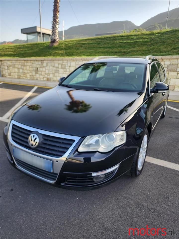 2008' Volkswagen Passat photo #1