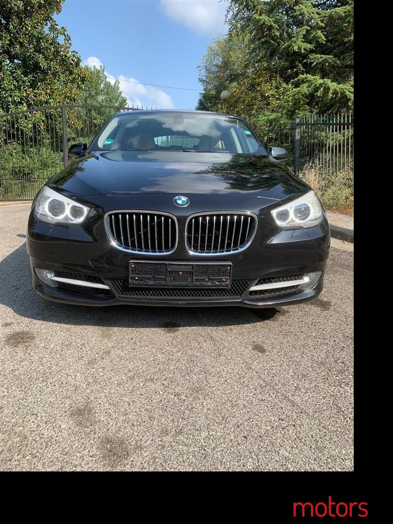 2011' BMW 530 photo #2