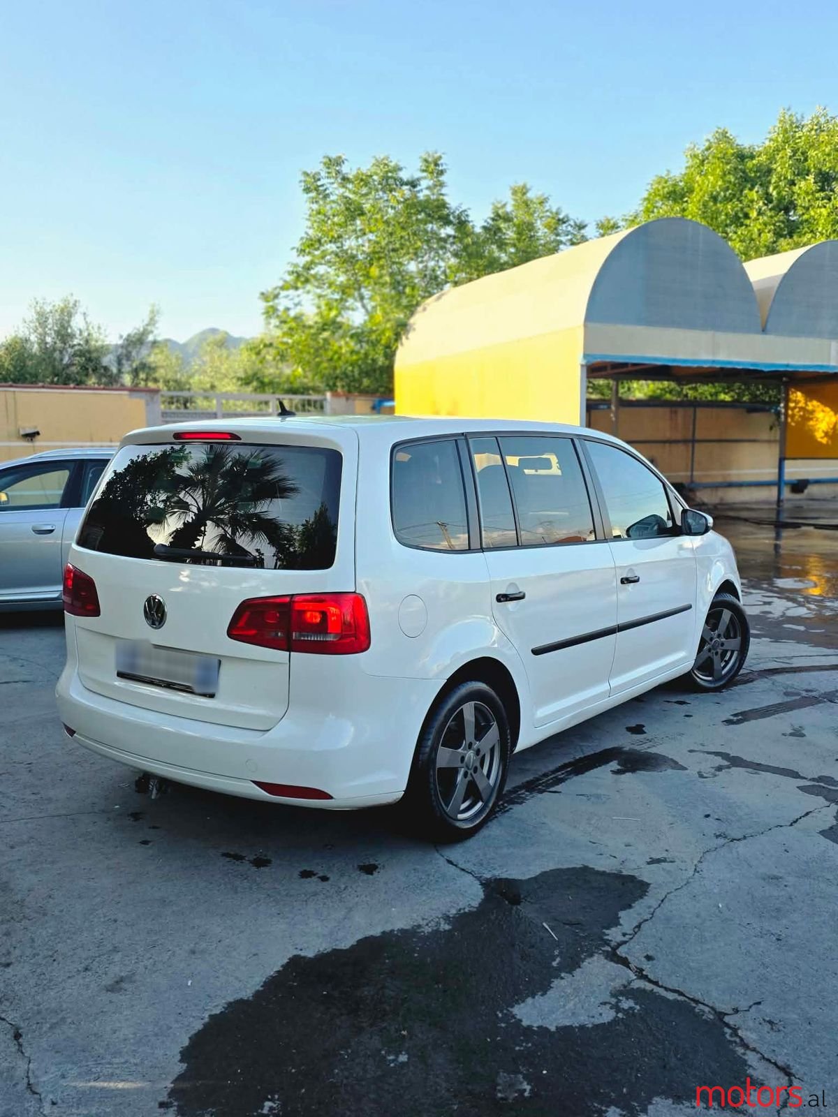 2013' Volkswagen Touran photo #5
