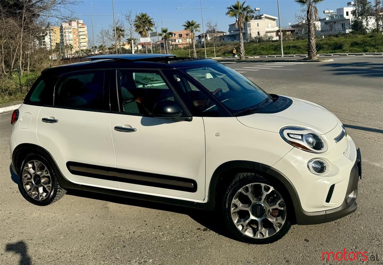 2014' Fiat 500L Trekking photo #2