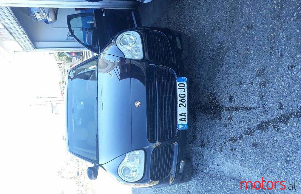 2003' Porsche Cayenne photo #2