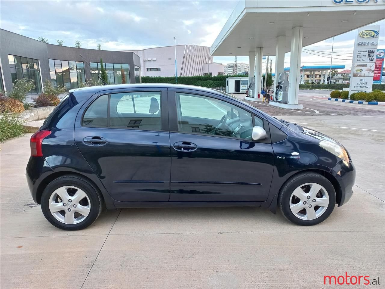 2007' Toyota Yaris photo #2