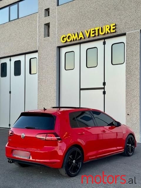 2015' Volkswagen Golf photo #2