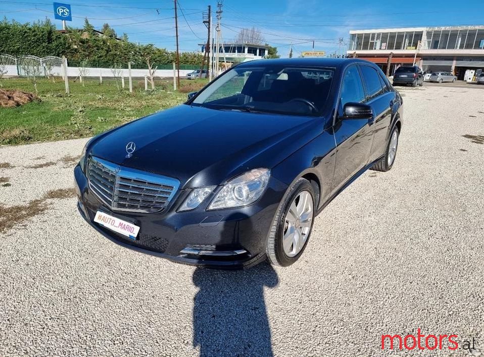 2013' Mercedes-Benz E 220 photo #2