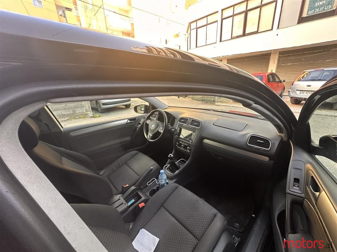 2009' Volkswagen Golf photo #6