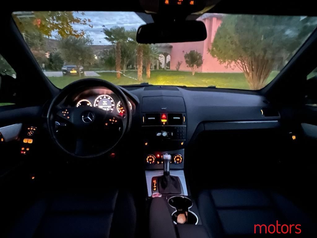 2008' Mercedes-Benz C 300 photo #5