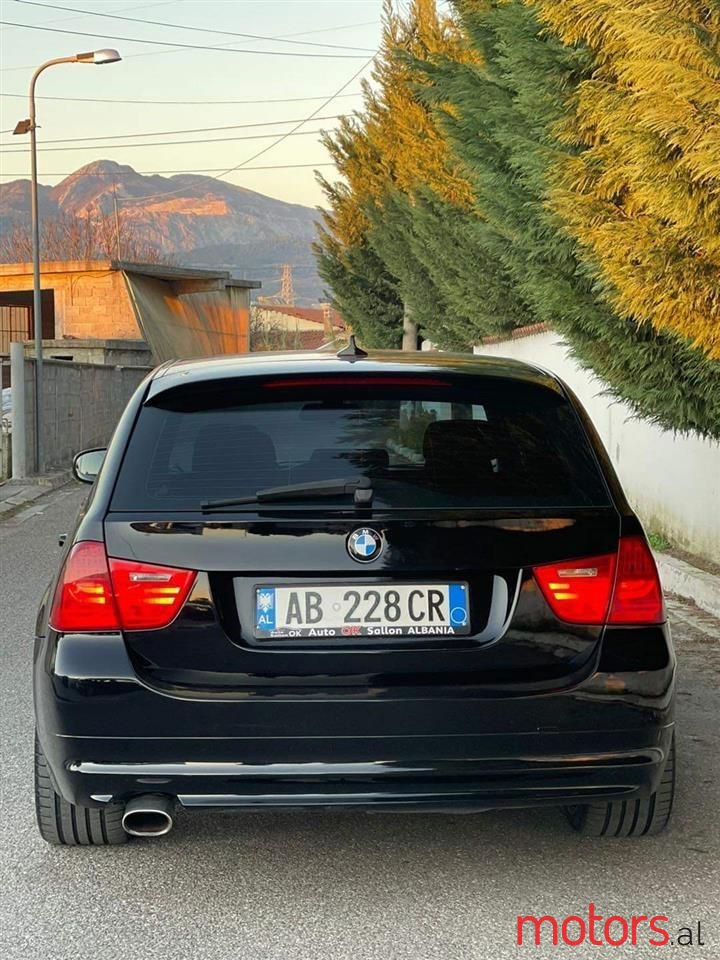 2010' BMW 320 photo #4