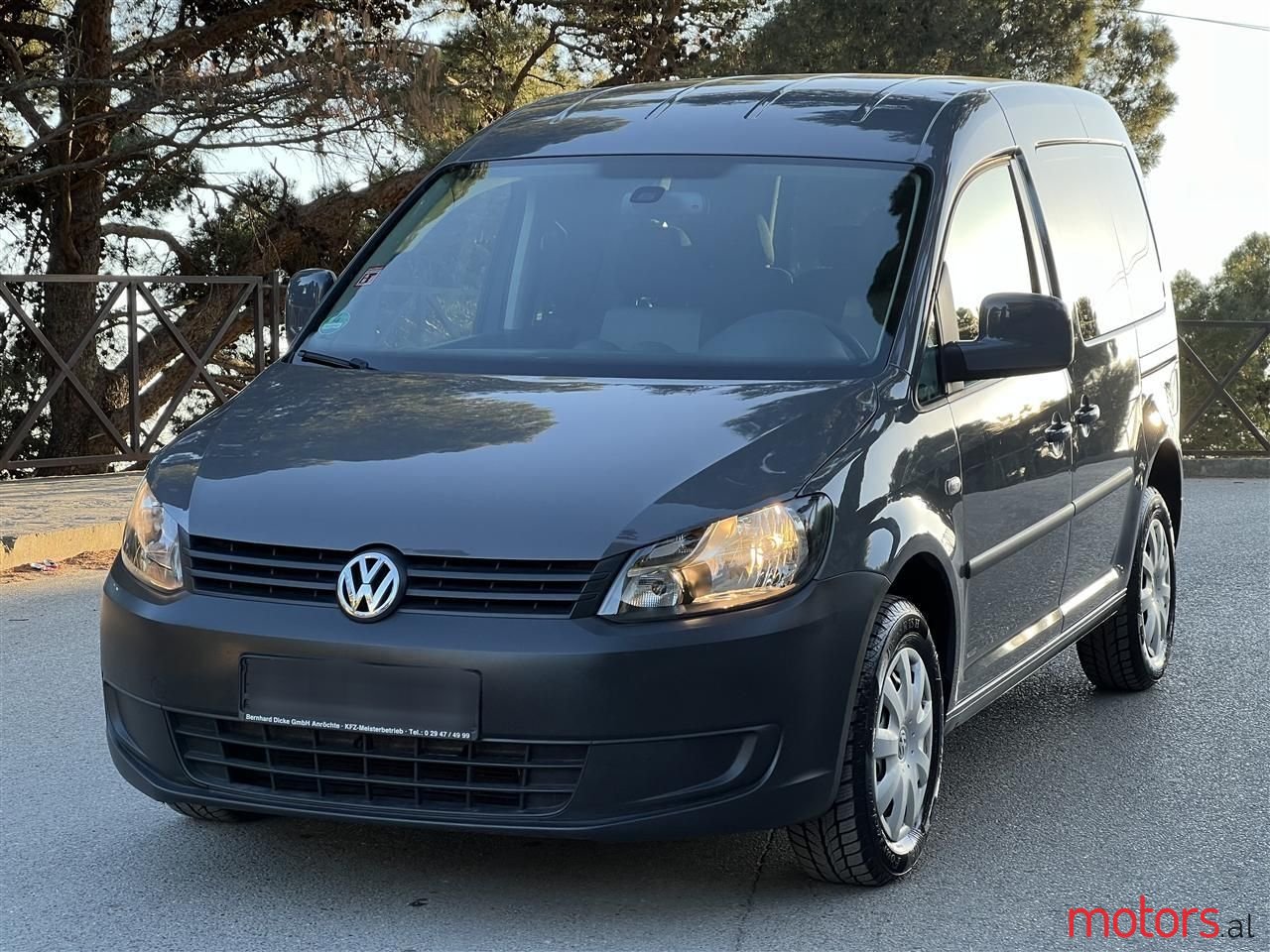 2011' Volkswagen Caddy photo #1