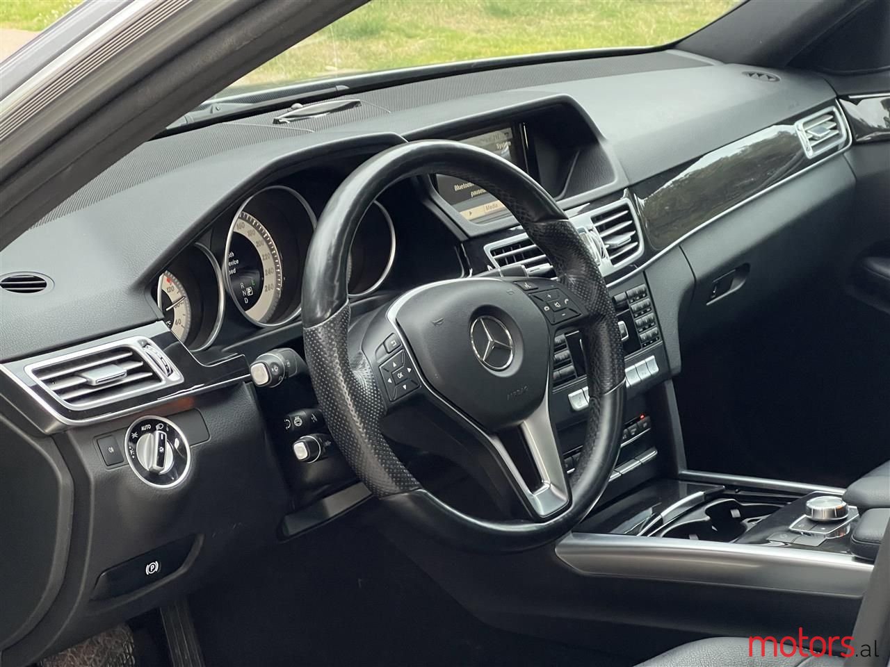 2015' Mercedes-Benz E 220 photo #6
