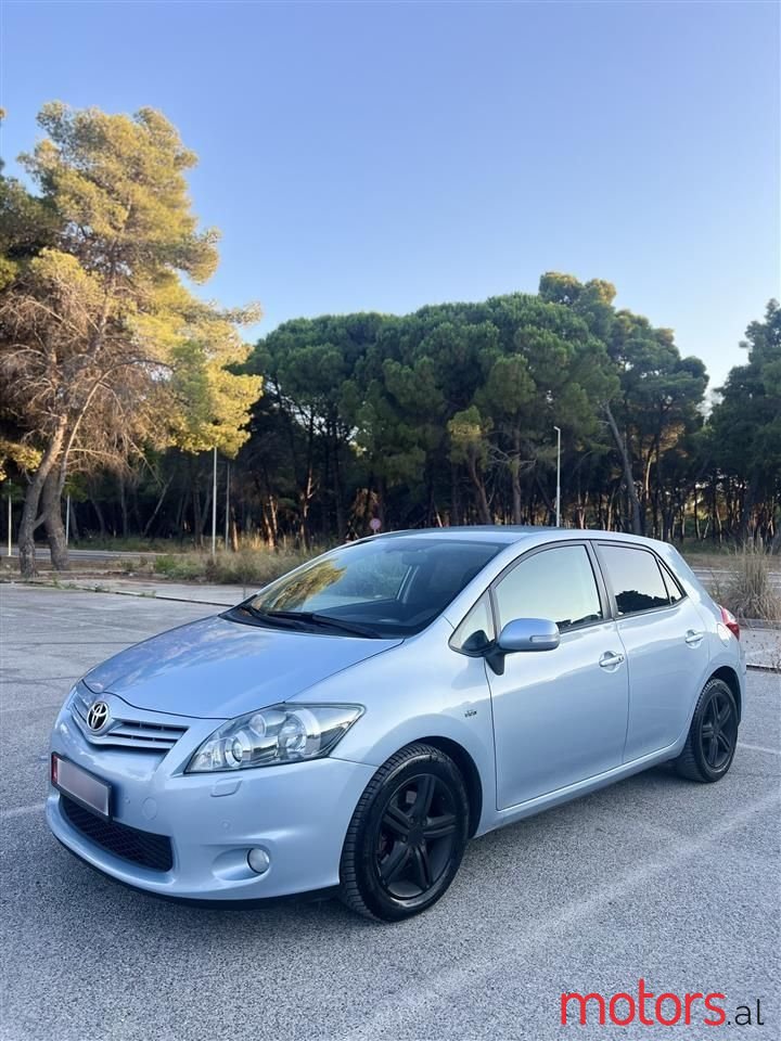 2010' Toyota Auris photo #1